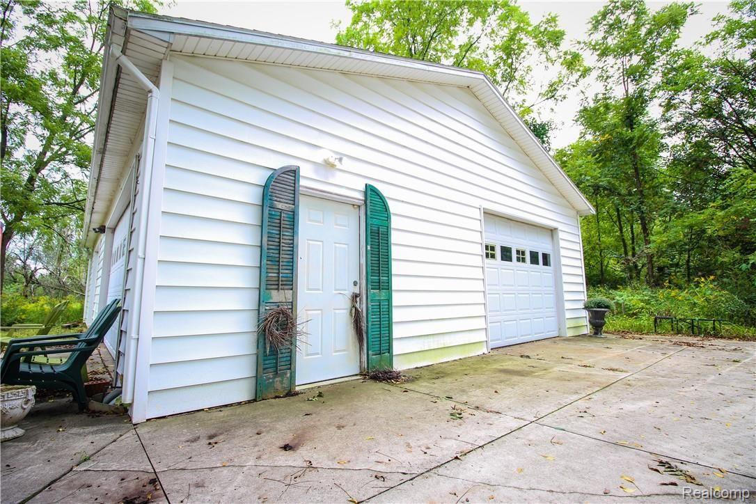 21580 32 Mile Road Ray, MI 48096 - Photo 28 of 44 21580 Garage.jpg