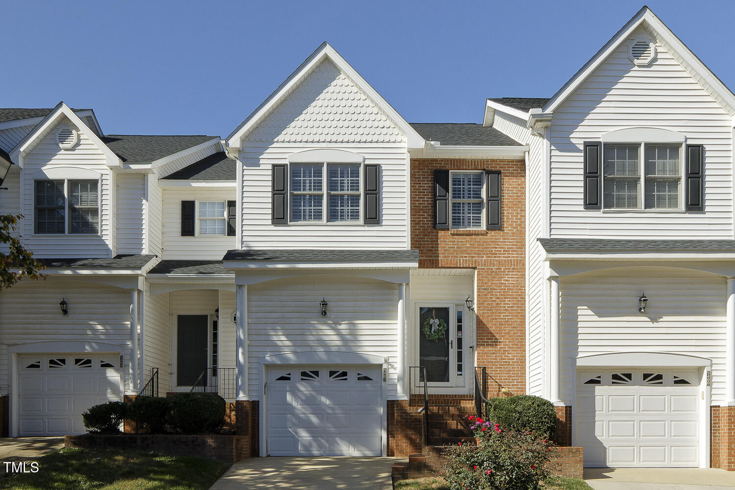 5402 Goldenglow Way Raleigh, NC 27606 - Photo 2 of 44 001