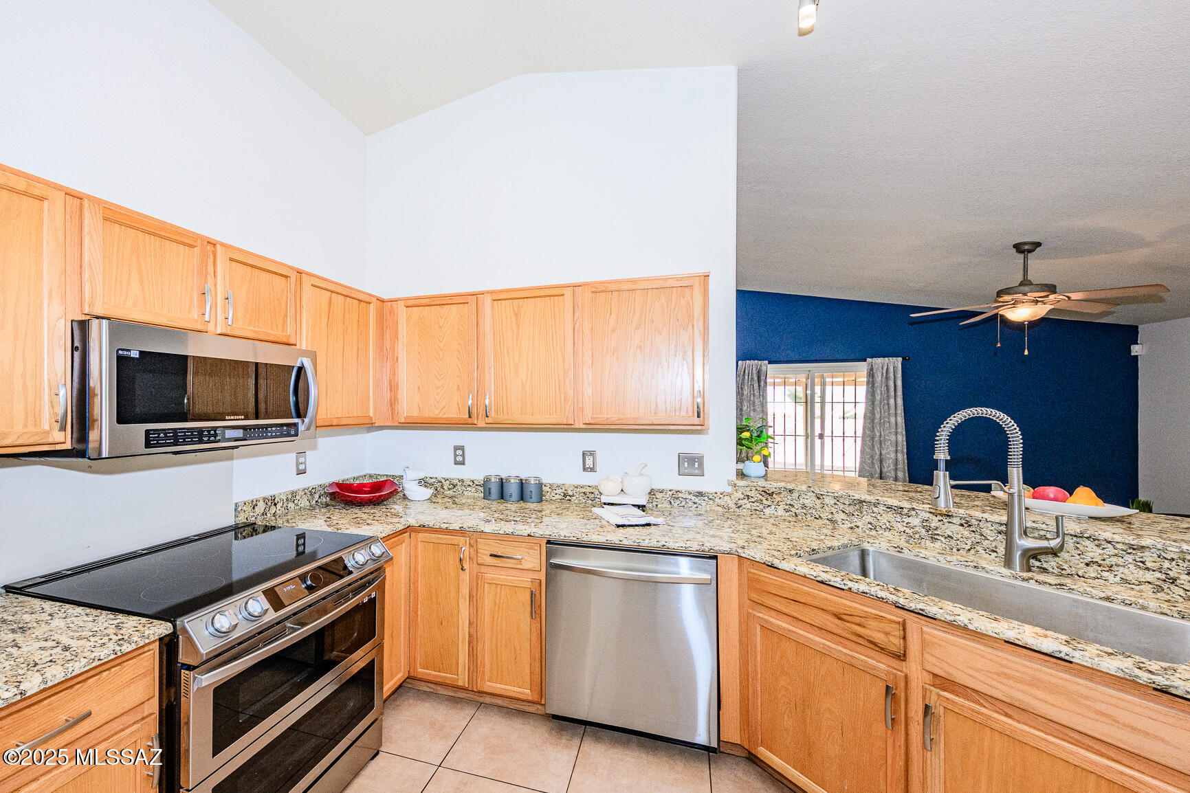 2300 West Golden Hills Road Tucson, AZ 85745 - Photo 24 of 47