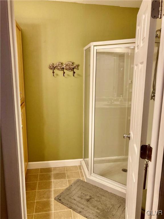 315 Spring Street Bethlehem, PA 18018 - Photo 15 of 22 Master bath