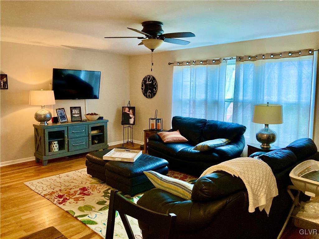 315 Spring Street Bethlehem, PA 18018 - Photo 5 of 22 Spacious and open Living room.