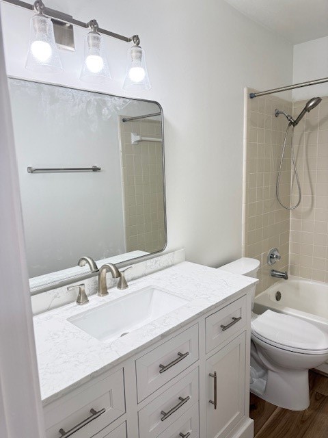 8787 Brae Acres Road, Unit 607 Houston, TX 77074 - Photo 9 of 14 New fixtures, new cabinets, new flooring