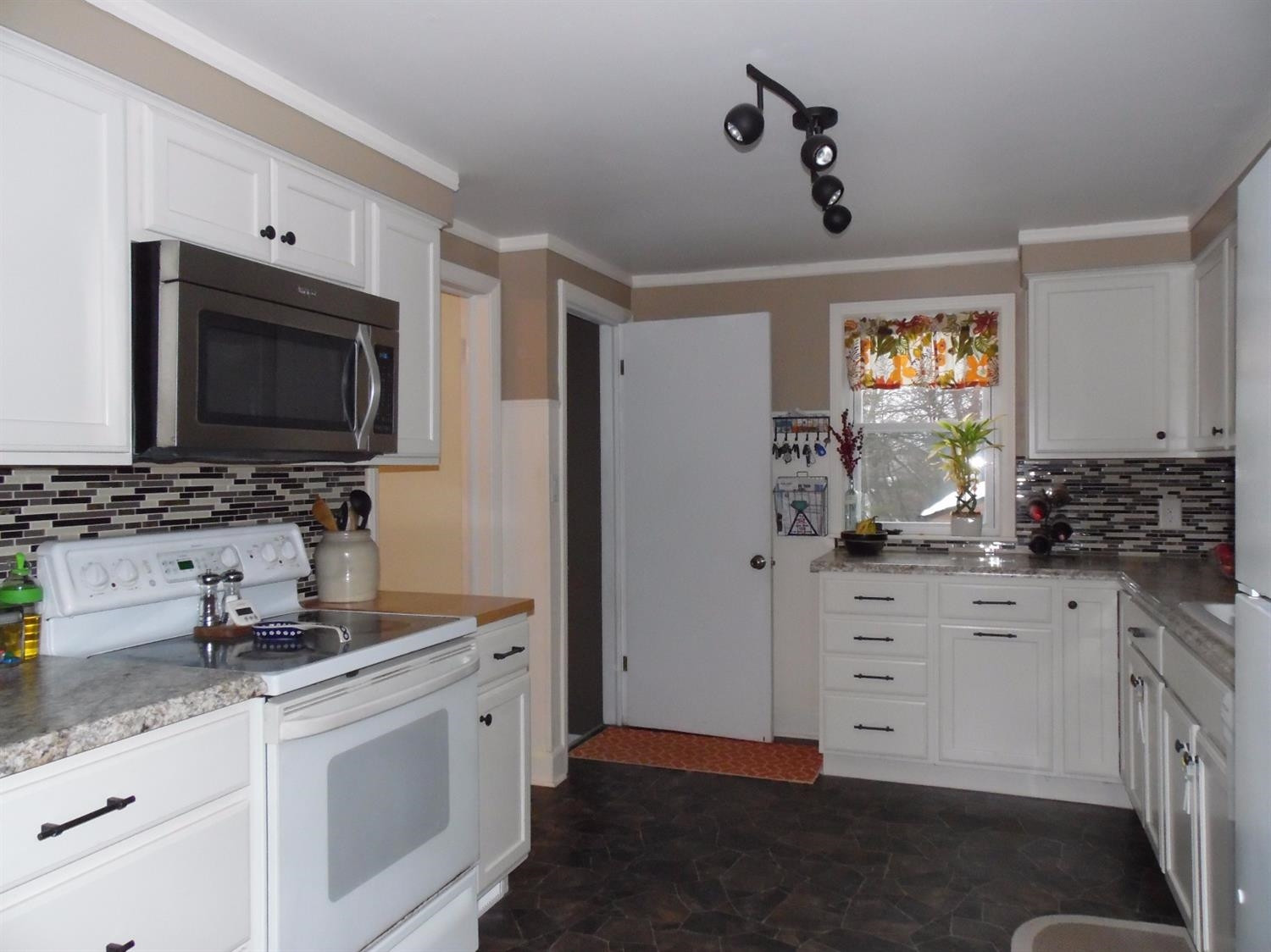 2987 South Fletcher Road Chelsea, MI 48118 - Photo 8 of 10 Photo 8