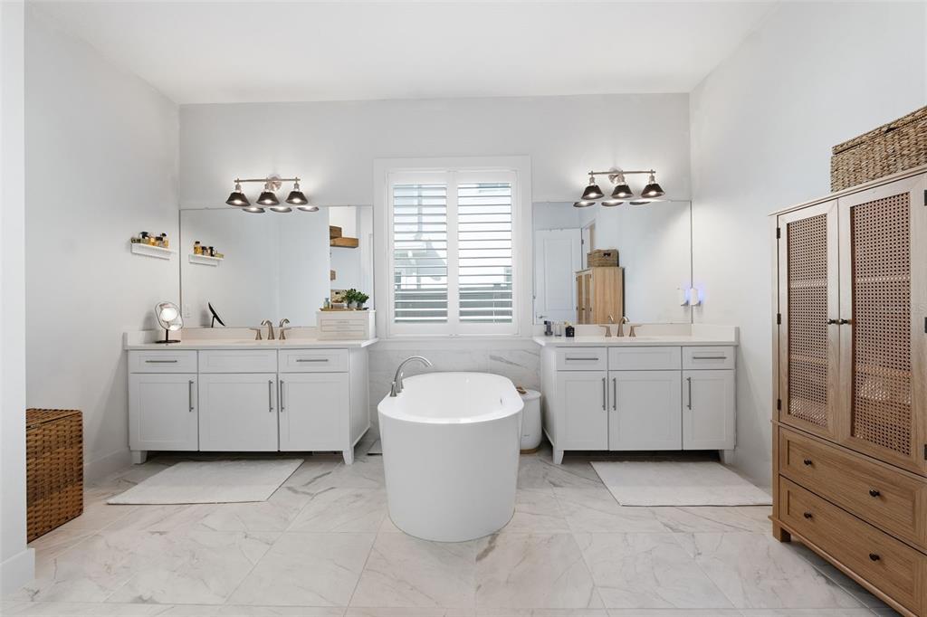 8684 Sanders Tree Loop Wesley Chapel, FL 33545 - Photo 34 of 85