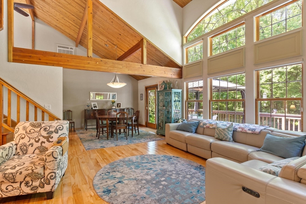 112 Elm Street Auburn, MA 01501 - Photo 4 of 42