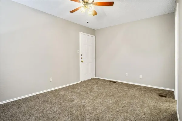 $1,595 | 2300 Balsam Drive, Unit G206, Arlington, TX 76006