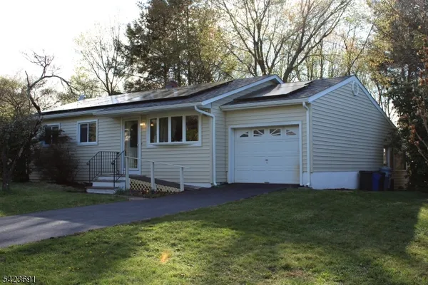 $379,000 | 12 Maryann Road, Oak Ridge, NJ 07438