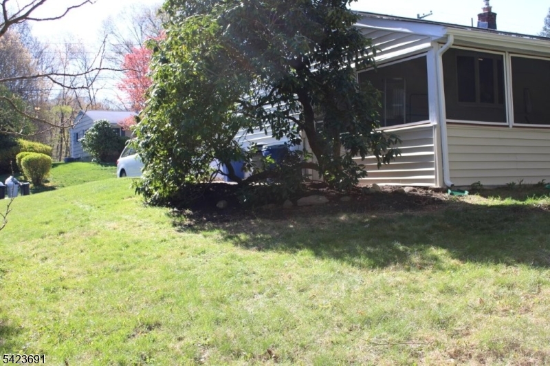 12 Maryann Road Oak Ridge, NJ 07438 - Photo 3 of 7