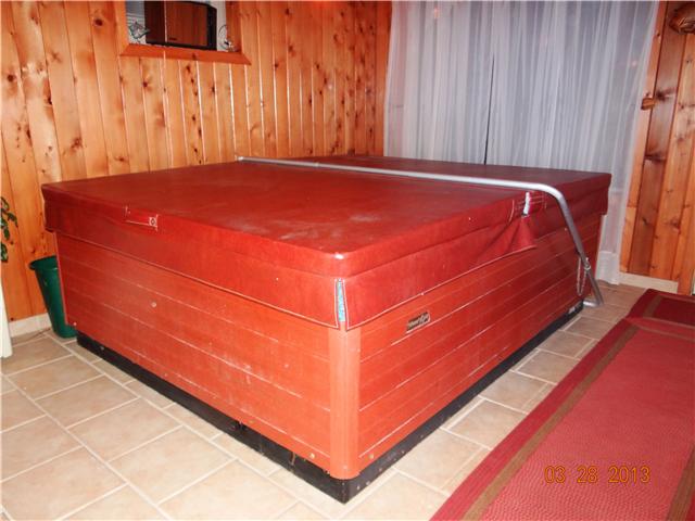 6040 Temple Road Nashville, TN 37221 - Photo 13 of 20 Indoor Hot Tub in perfect condition
