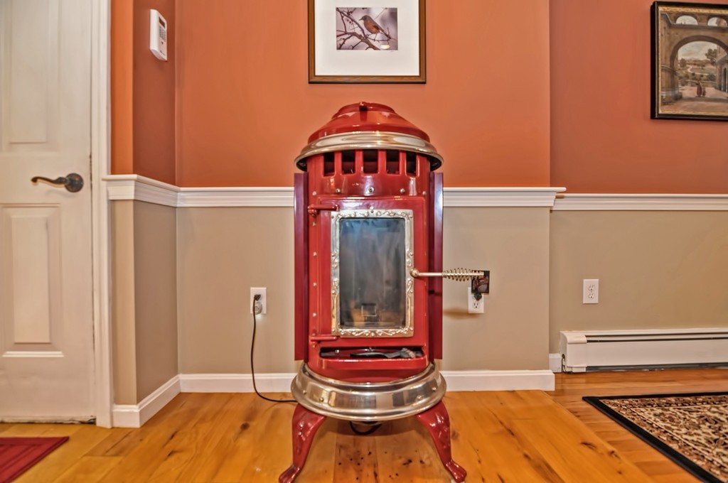 35 Woodland Road Ashland, MA 01721 - Photo 8 of 20 Gallery Image 8