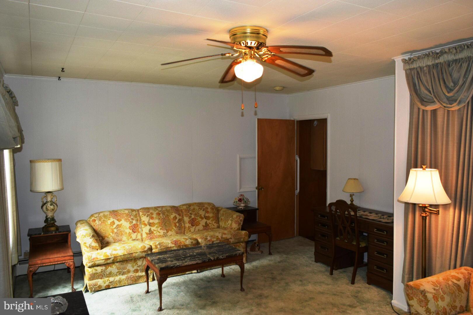 4918 Braddock Road Temple Hills, MD 20748 - Photo 11 of 30 Living Room