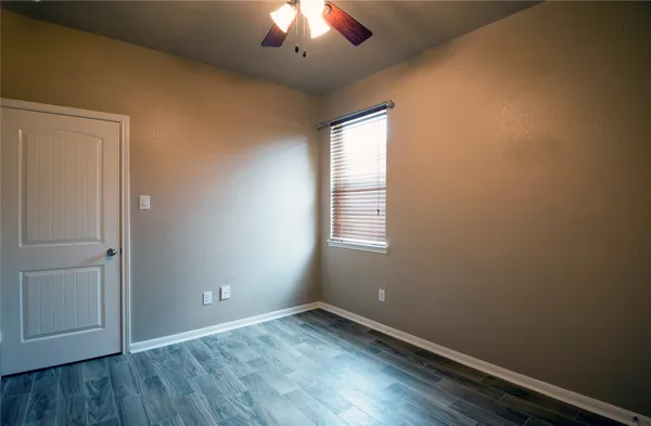 $2,350 | 3206 Granite Gate Lane, Dickinson, TX 77539