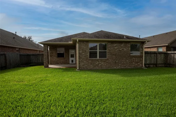 $2,250 | 3206 Granite Gate Lane, Dickinson, TX 77539
