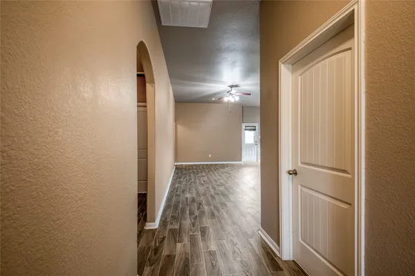 $2,350 | 3206 Granite Gate Lane, Dickinson, TX 77539