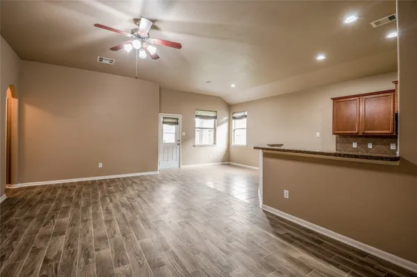 $2,350 | 3206 Granite Gate Lane, Dickinson, TX 77539