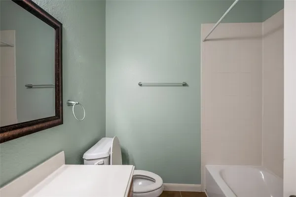 $2,350 | 3206 Granite Gate Lane, Dickinson, TX 77539