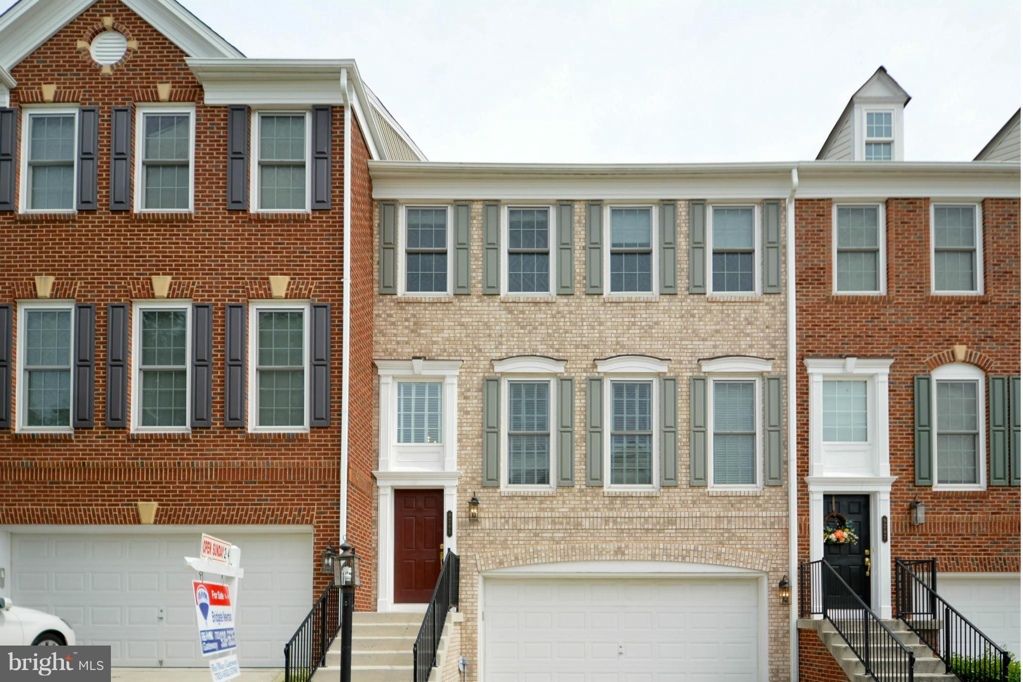 9285 Laurel Ridge Crossing Road Lorton, VA 22079 - Photo 2 of 26 Exterior (Front)