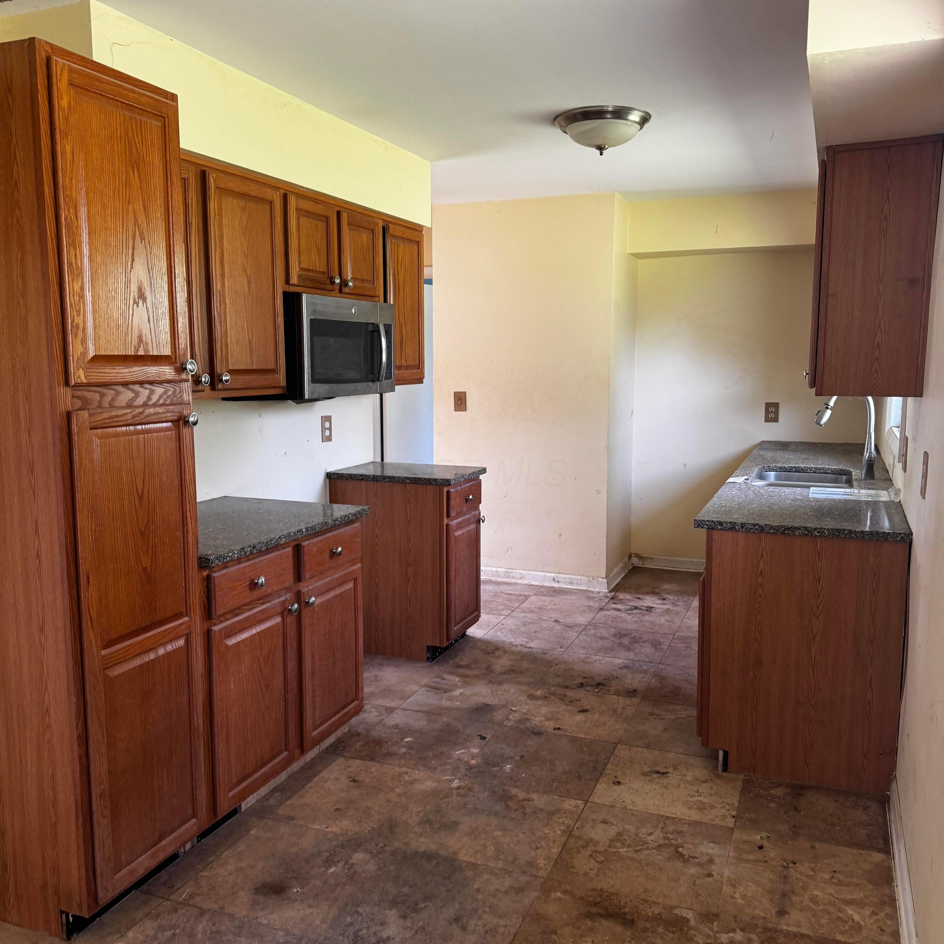 2136 East Home Road Springfield, OH 45503 - Photo 15 of 16 IMG_8122