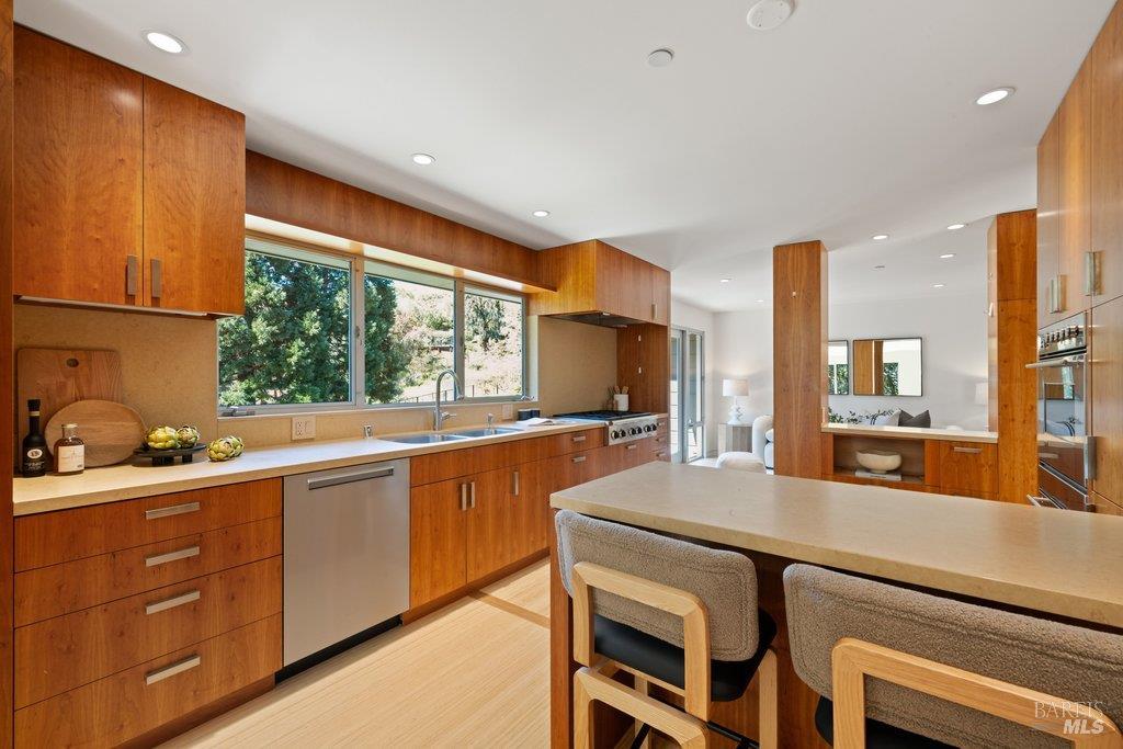 103 Reed Ranch Road Tiburon, CA 94920 - Photo 17 of 89