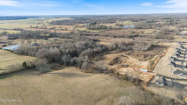 $525,000 | Summer Lane, Senatobia, MS 38668