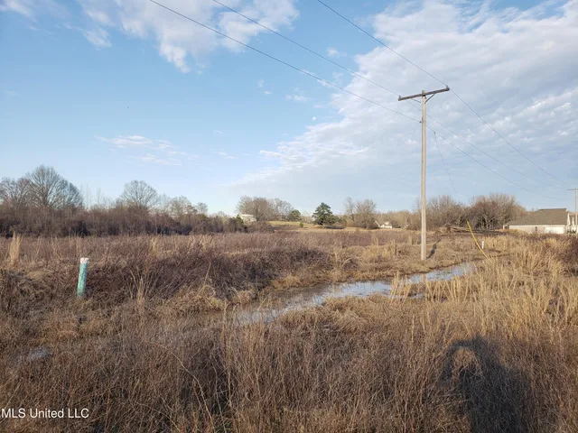 $525,000 | Summer Lane, Senatobia, MS 38668