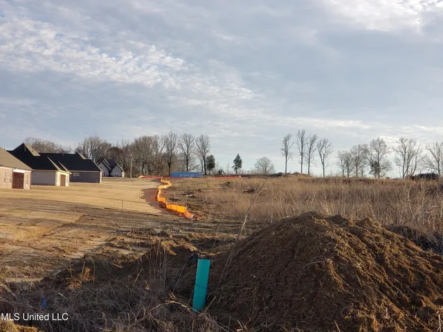 $525,000 | Summer Lane, Senatobia, MS 38668