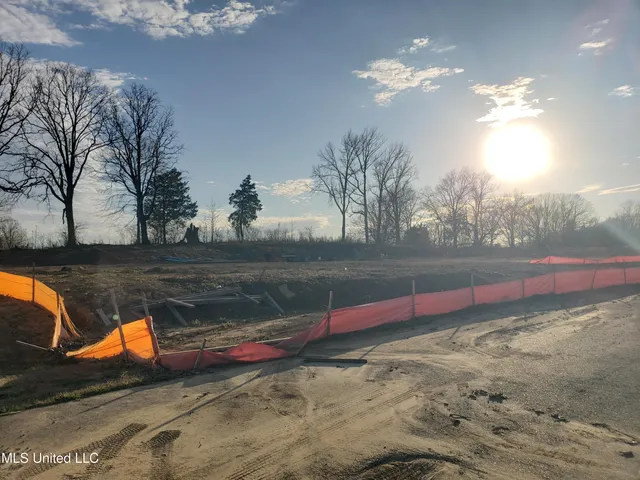 $525,000 | Summer Lane, Senatobia, MS 38668