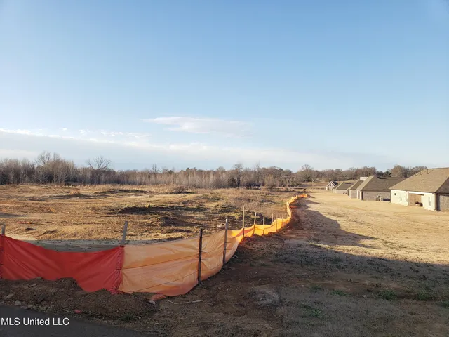 $525,000 | Summer Lane, Senatobia, MS 38668