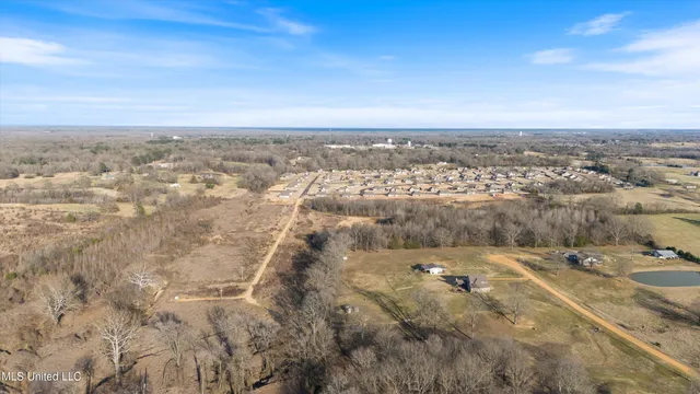 $525,000 | Summer Lane, Senatobia, MS 38668