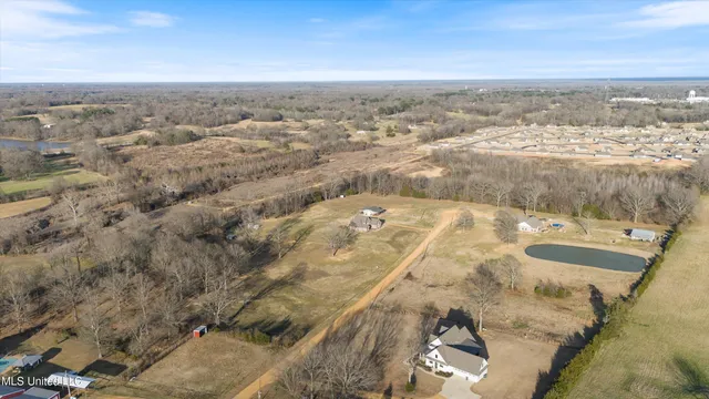$525,000 | Summer Lane, Senatobia, MS 38668