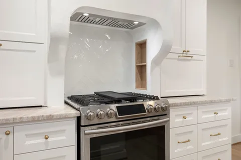$575,000 | 3102 Rockmoor Court, Sugar Land, TX 77478