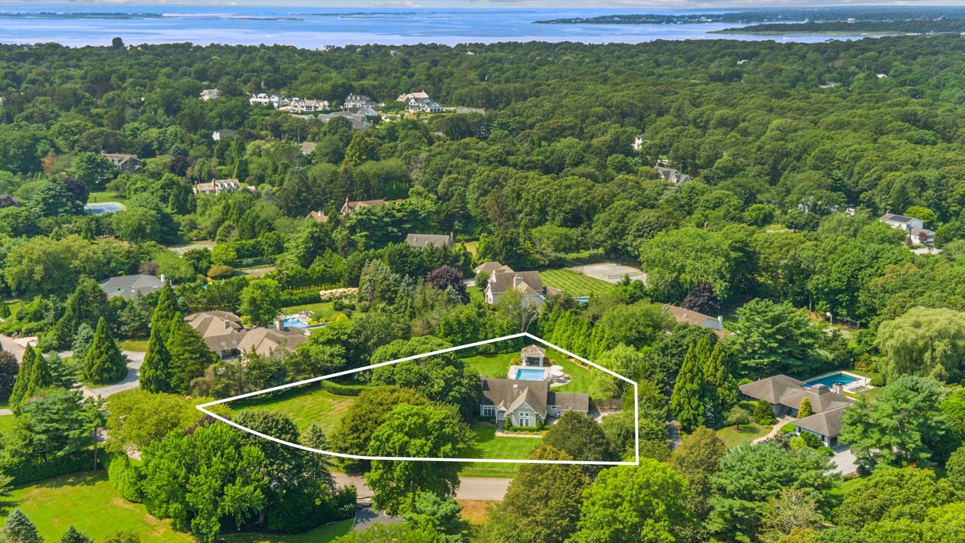 29 Bridle Path Remsenburg, NY 11960 - Photo 30 of 33 a view of a tennis court