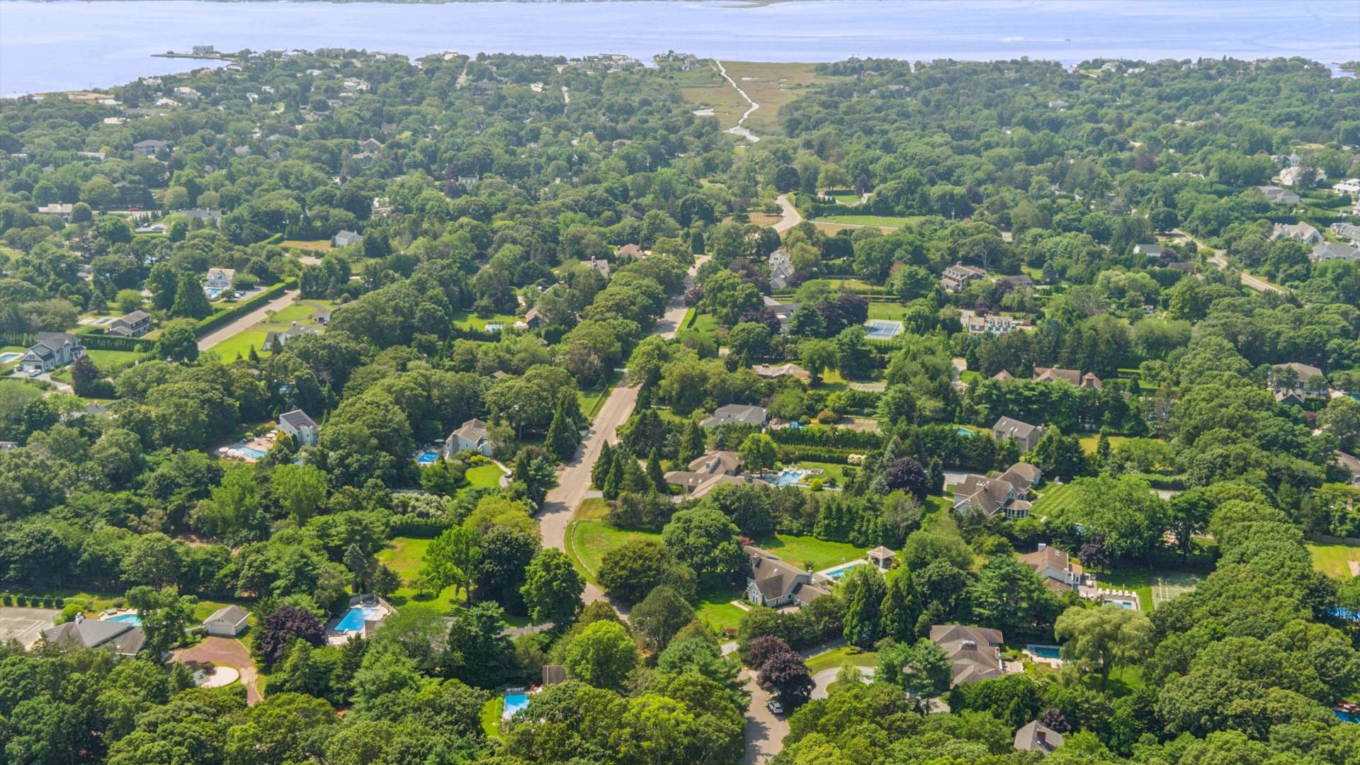 29 Bridle Path Remsenburg, NY 11960 - Photo 31 of 33 a view of a city