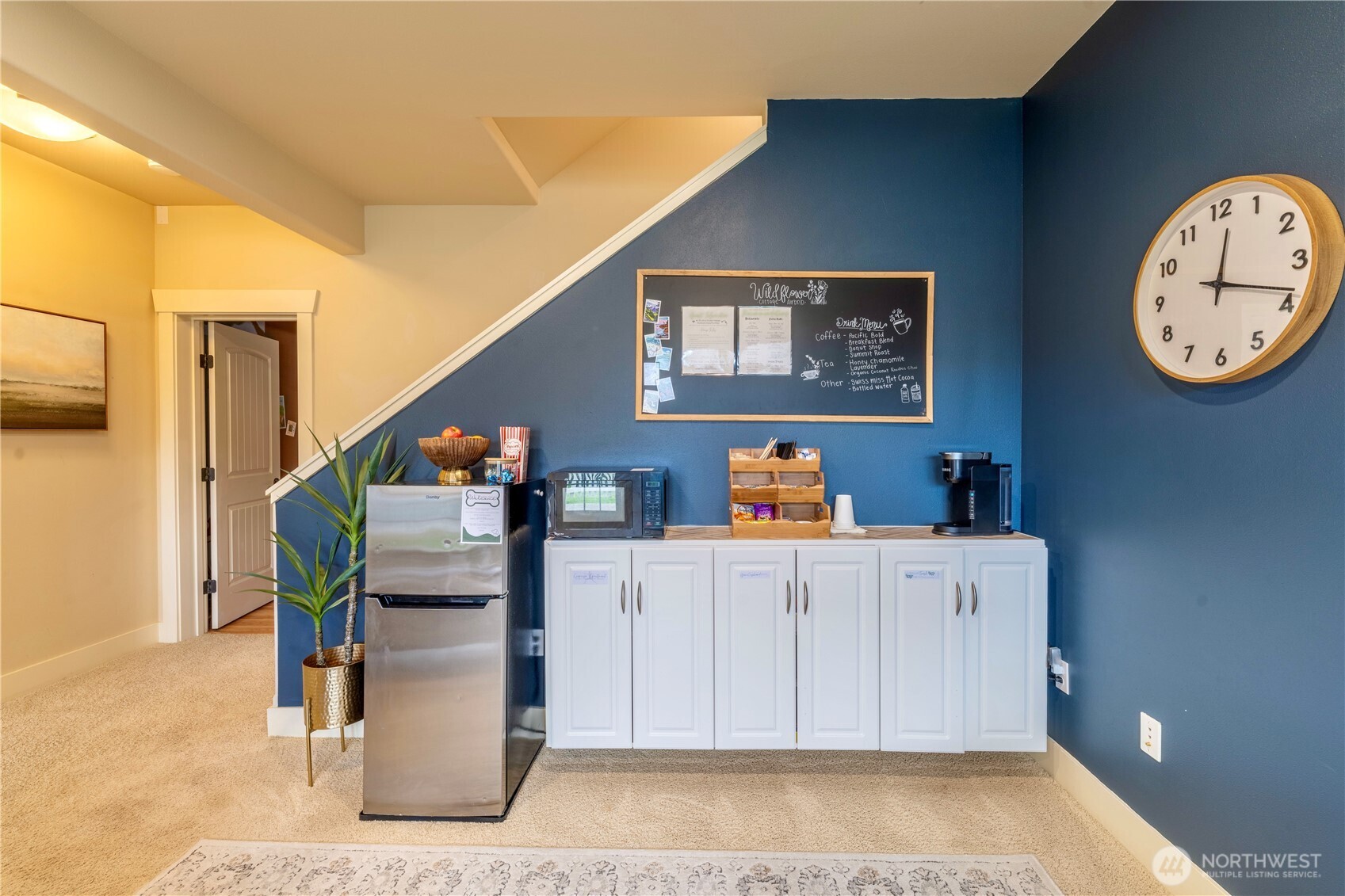 71 Craftsman Court Sequim, WA 98382 - Photo 28 of 33 a view of a hallway with seating area