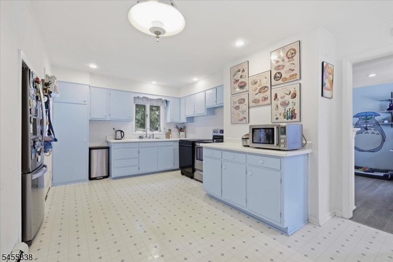 21 Cedar Grove Road Branchburg, NJ 08876 - Photo 6 of 24 Gallery Image 6