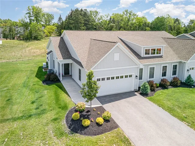 $579,900 | 61 Chase Meadow Trail, Mendon, NY 14472