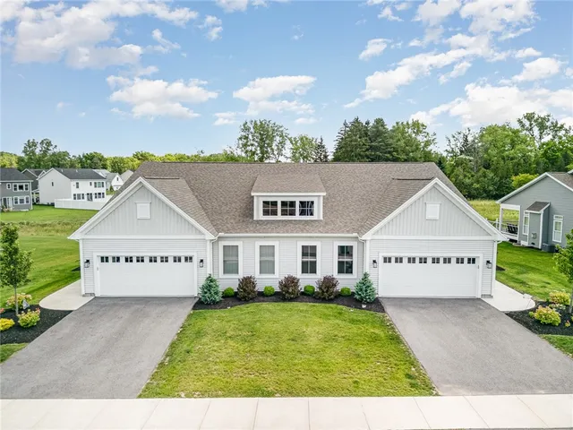 $579,900 | 61 Chase Meadow Trail, Mendon, NY 14472