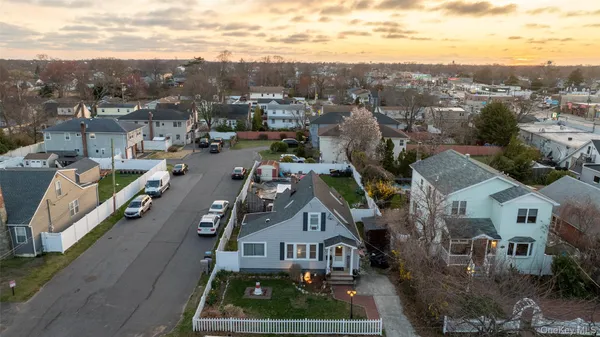 $599,999 | 708 Prospect Place, Bellmore, NY 11710