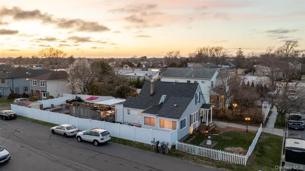 $599,999 | 708 Prospect Place, Bellmore, NY 11710