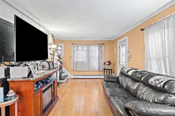 $599,999 | 708 Prospect Place, Bellmore, NY 11710