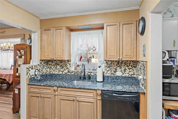 $599,999 | 708 Prospect Place, Bellmore, NY 11710