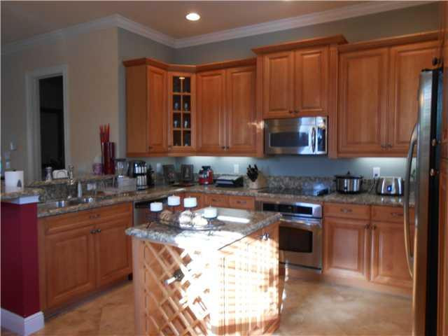 63 Via Floresta Drive, Unit 63 Boca Raton, FL 33487 - Photo 10 of 25 Kitchen