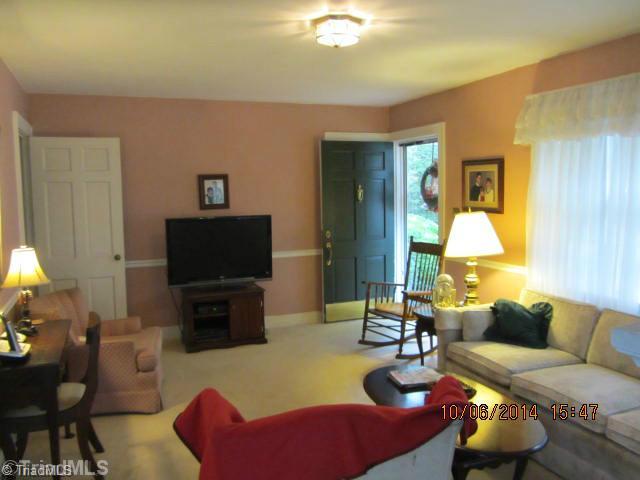 211 Country Club Road Mount Airy, NC 27030 - Photo 7 of 16 Living Room.