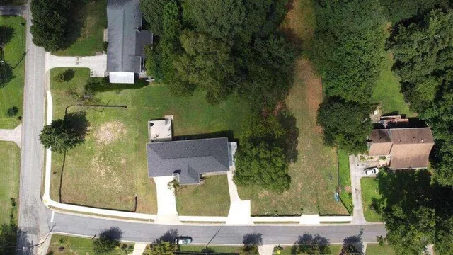 $245,000 | 576 North Thomas Lane, Smyrna, GA 30082