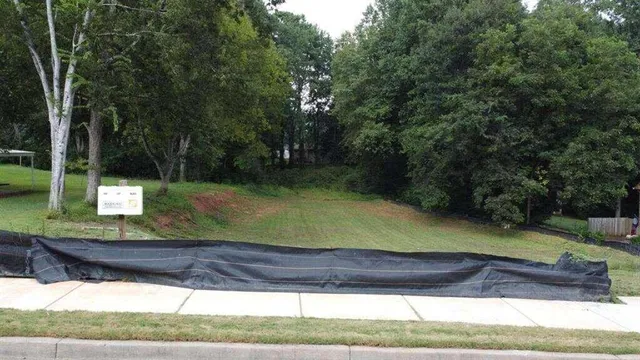 $245,000 | 576 North Thomas Lane, Smyrna, GA 30082