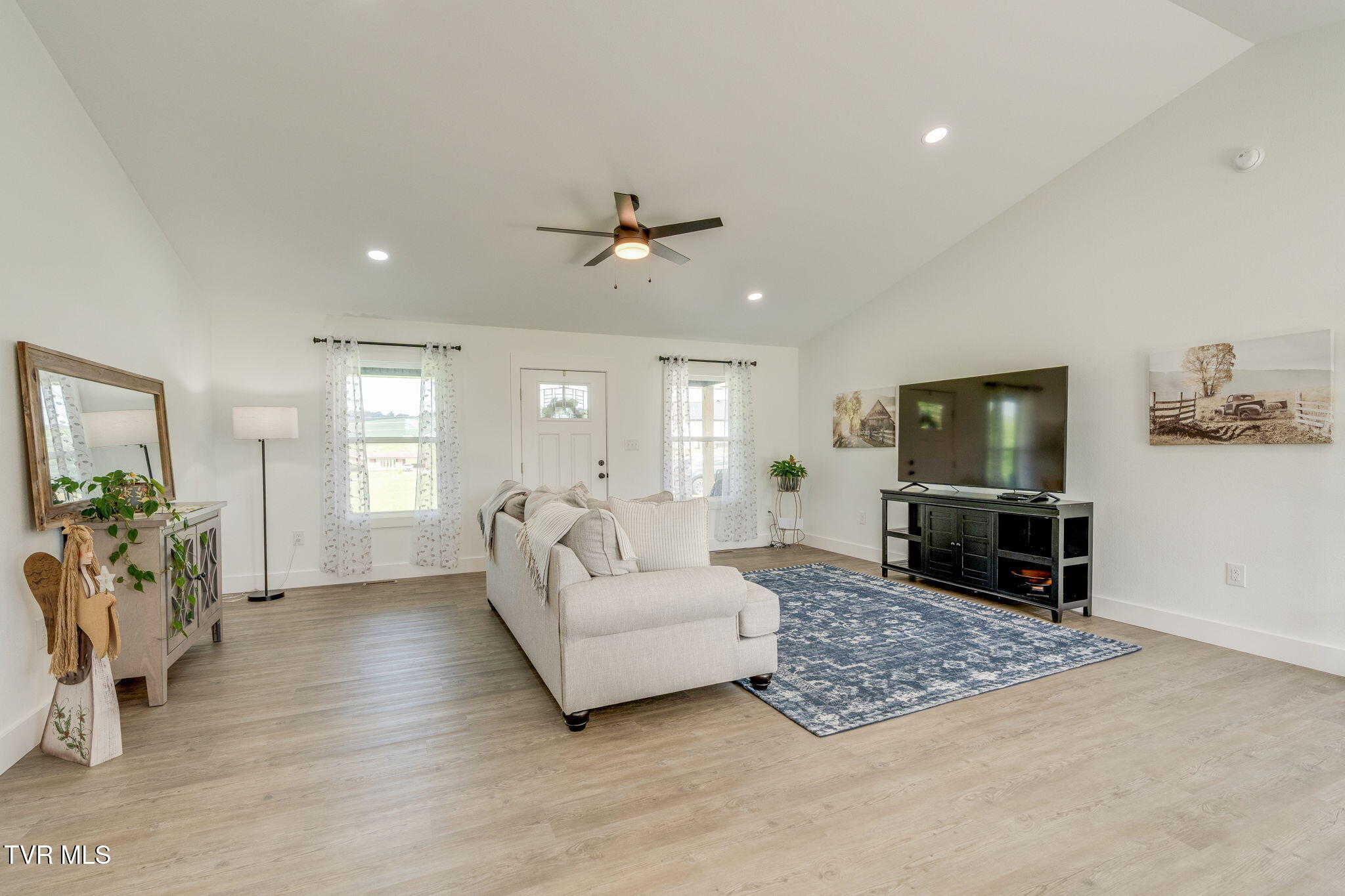 5920 Snapps Ferry Road Afton, TN 37616 - Photo 7 of 38 006