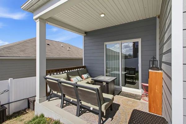 a front view of house with yard