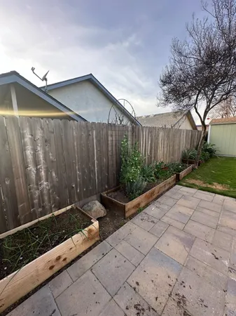 $2,400 | 1130 North Miami Avenue, Clovis, CA 93611