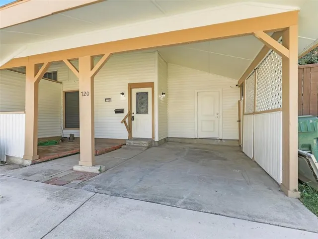 a view of a house with porch