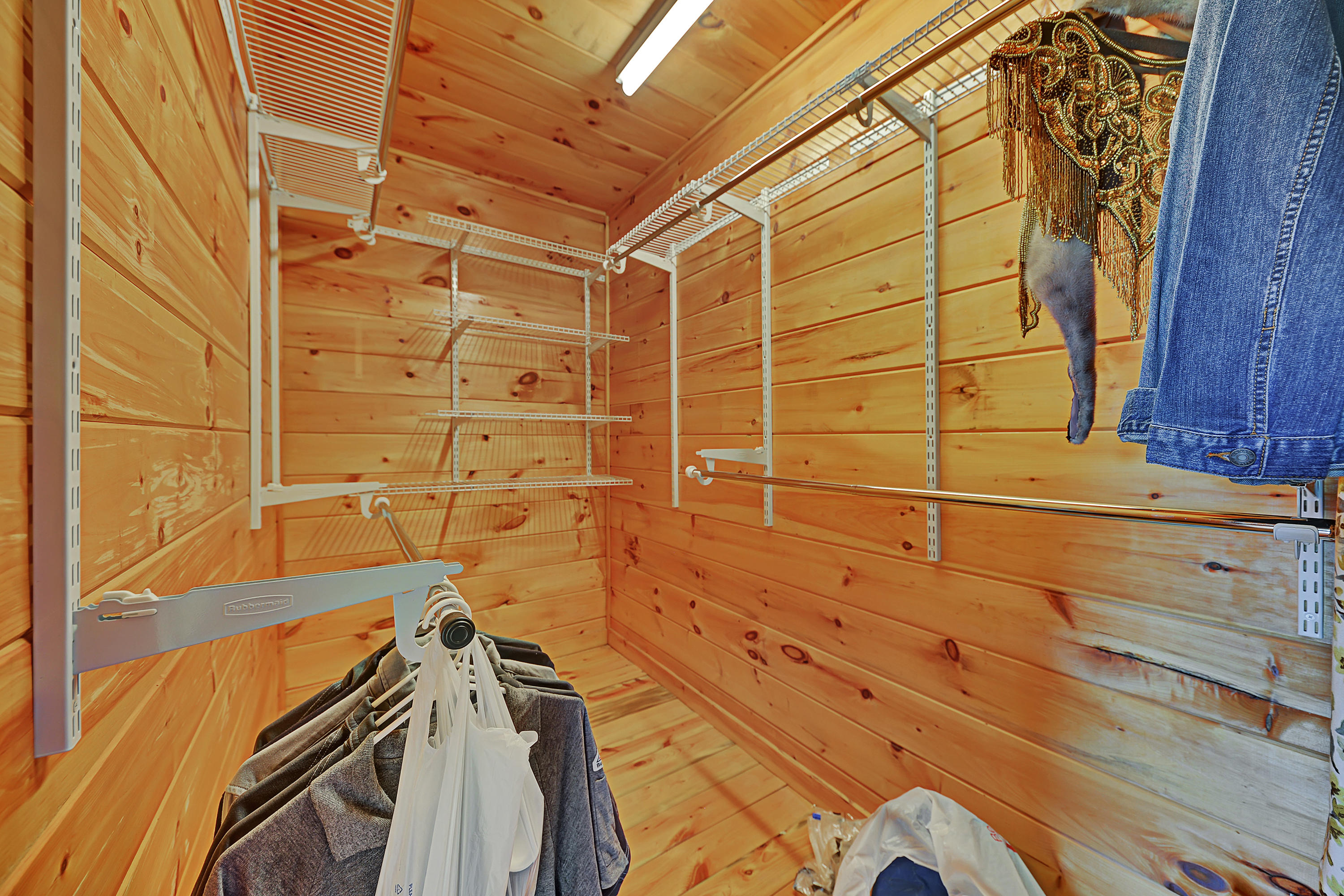 2570 Black Road Greenback, TN 37742 - Photo 16 of 35 Master closet